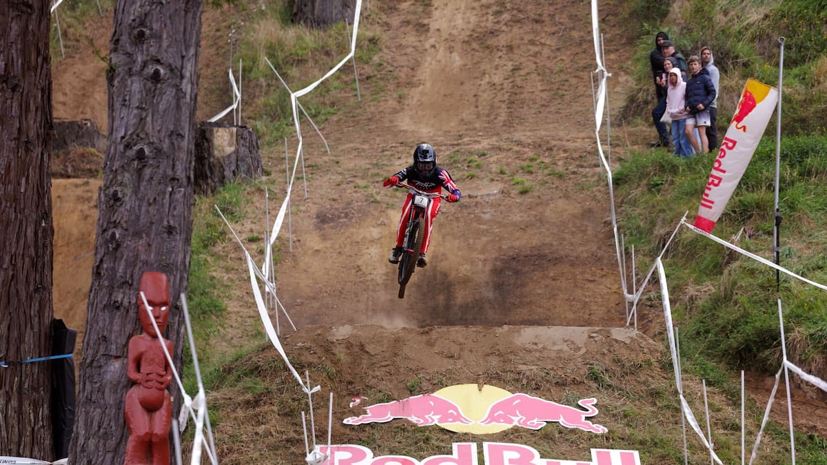 Jenna Hastings and Tuhoto-Ariki Pene defend national downhill titles in Rotorua