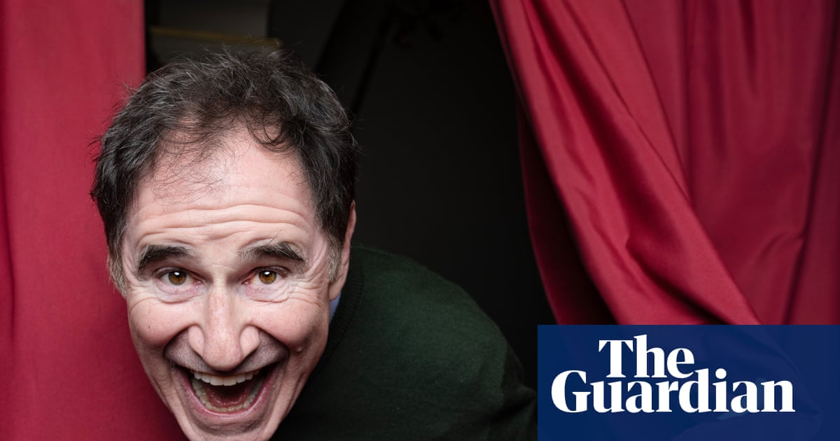 ‘I’m a big bear. I lumber’: showbiz superstar Richard Kind on delivering performances you can see from space | Theatre