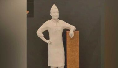 Naples to honor Don Wynn with downtown statue