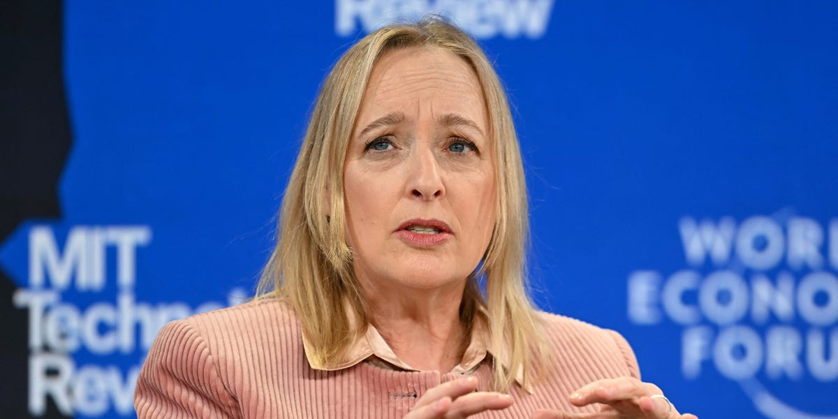 Accenture CEO Says AI Use Is Now Required for Promotion