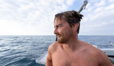Ultra swimmer Jono Ridler comes ashore in Napier as end to epic swim draws closer