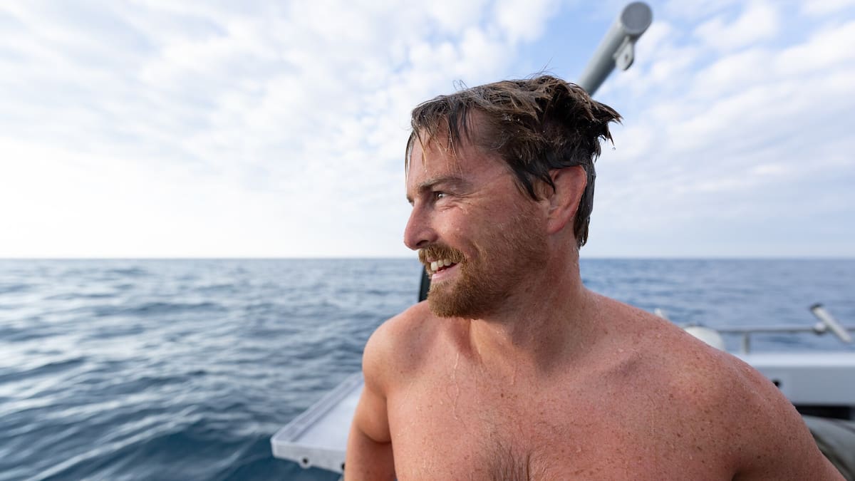 Ultra swimmer Jono Ridler comes ashore in Napier as end to epic swim draws closer