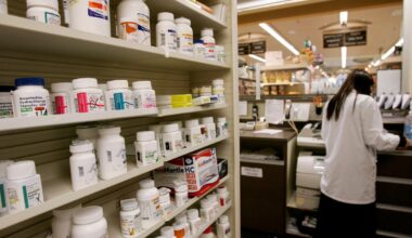 U.S. FDA says it met with states interested in importing cheaper drugs from Canada