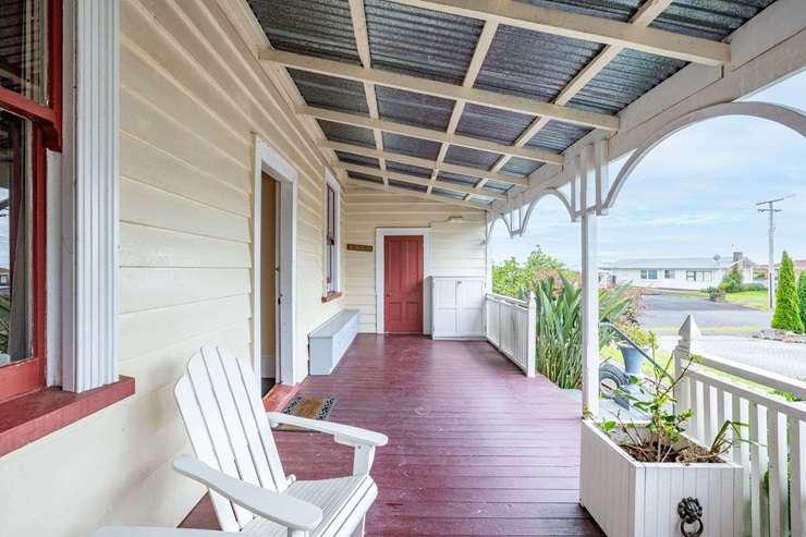 One of Hamilton’s heritage homes, Silverdale Homestead, is looking for a new owner. Photo / Supplied