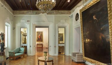 Thieves steal masterpieces in under 3 minutes