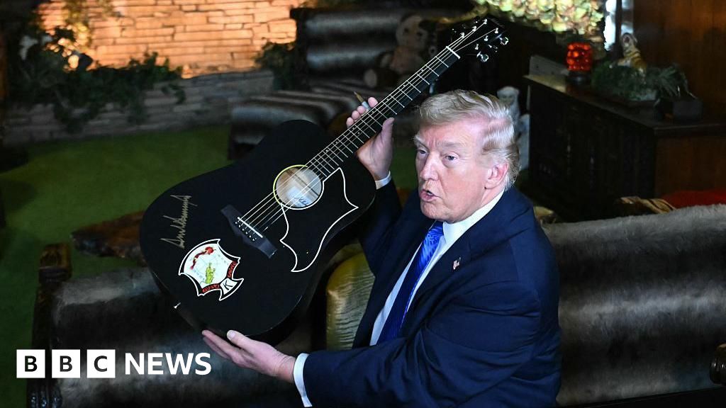 Ultimatums, diplomacy and a trip to Graceland as Trump eyes a deal with Iran - BBC