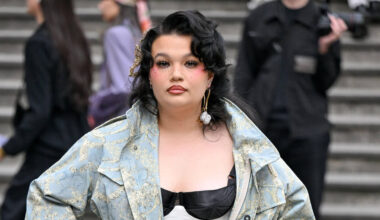 Lola Young makes triumphant live comeback at London Palladium