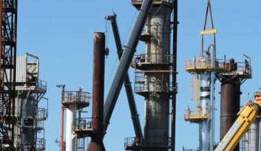 The current oil crisis is three times as bad as the 1979 oil crisis and can cause further price rises that will rattle global markets, a leading economist has warned. - facebook.com