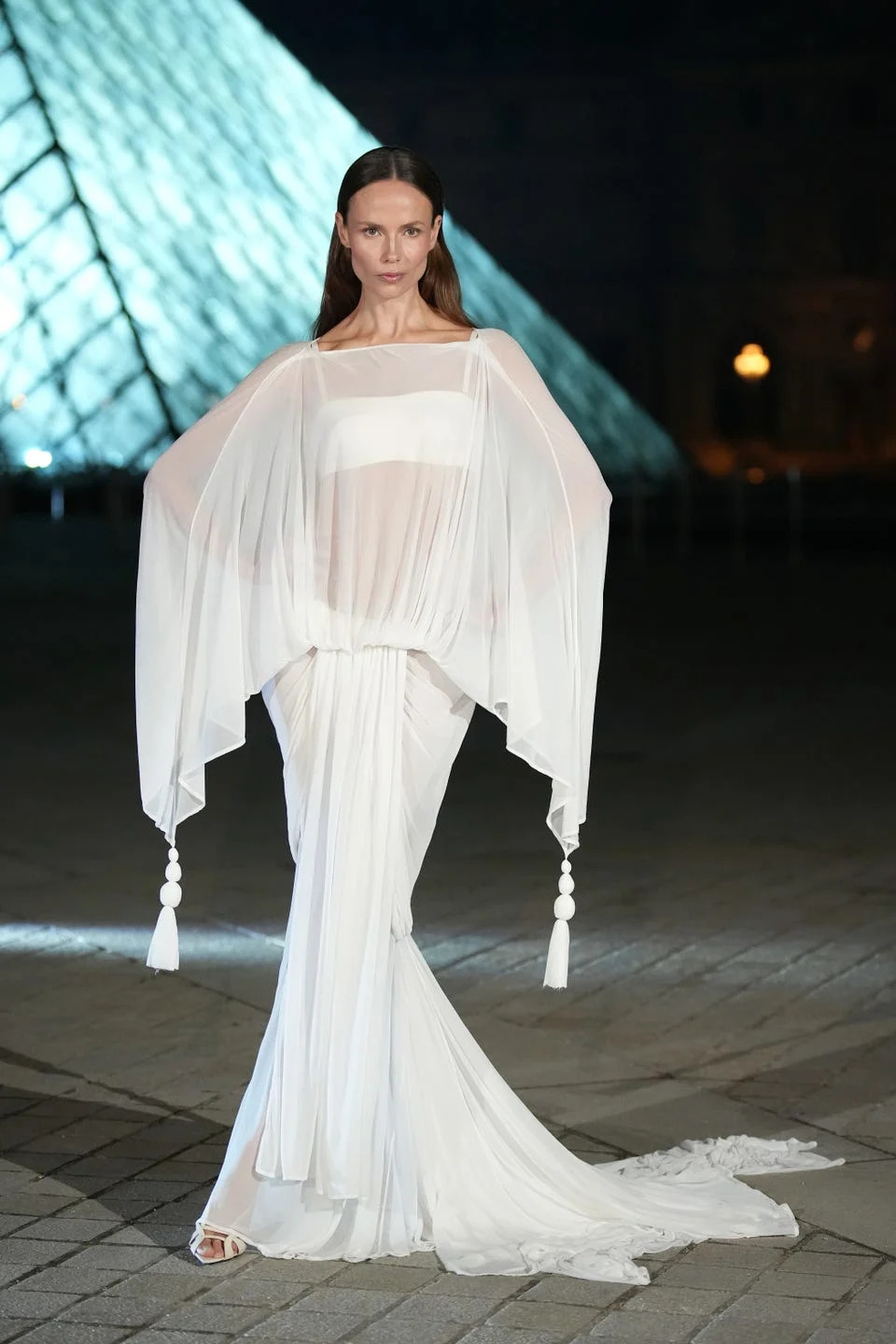 the grand diner du louvre arrivals photocall