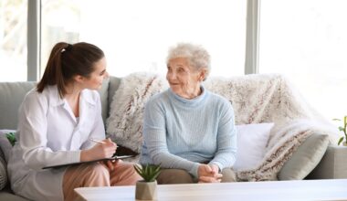 Elderly patient speaking with a doctor during a medical consultation about memory concerns