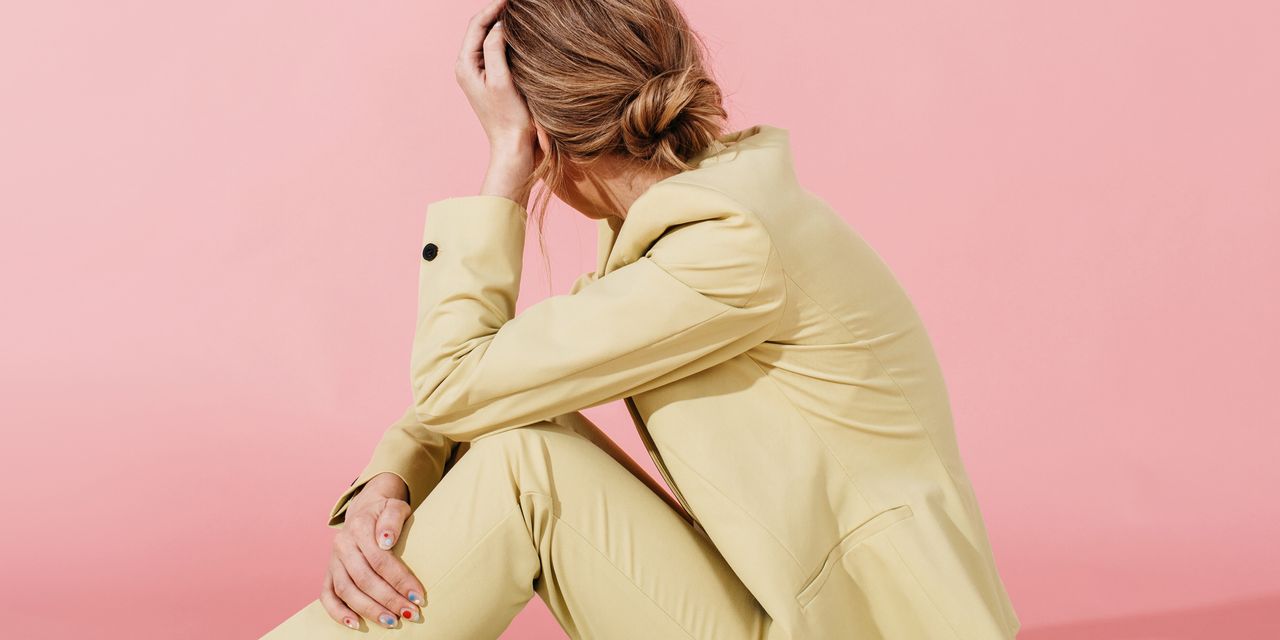 5 Bad Habits That Are Making Your Anxiety Worse, According to Psychologists