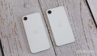 Apple iPhone 16e alongside Apple iPhone 17e, practically identical