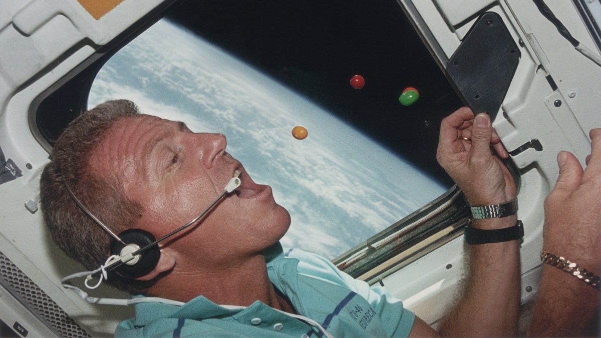 Artemis II astronauts will eat a lot of tortillas on their trip to the moon