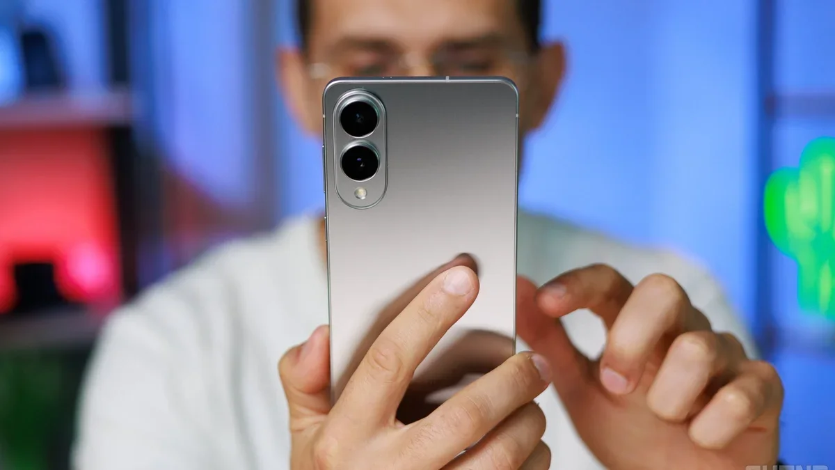 At $320 off, the Galaxy S25 Edge is the S26 Ultra's biggest (and slimmest) rival