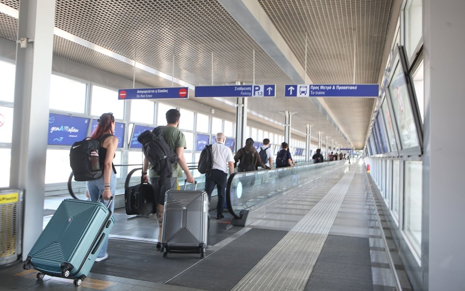 Tourism industry is waiting | eKathimerini.com