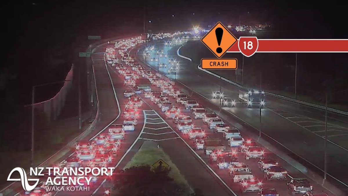 Two-car crash on Auckland’s Upper Harbour Motorway triggers delays, heavy congestion