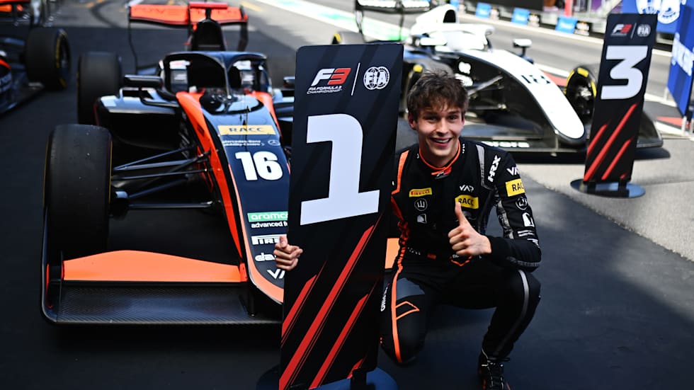 Del Pino leads home Deligny for VAR 1-2 after Red Flag