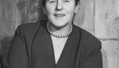 Dorothy mid shot page 1