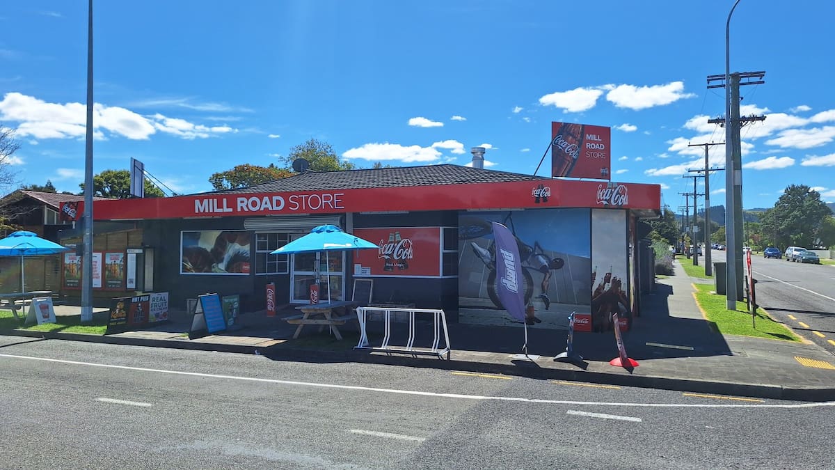 Gisborne dairy robbery: Disguised teens hold up store with a tomahawk