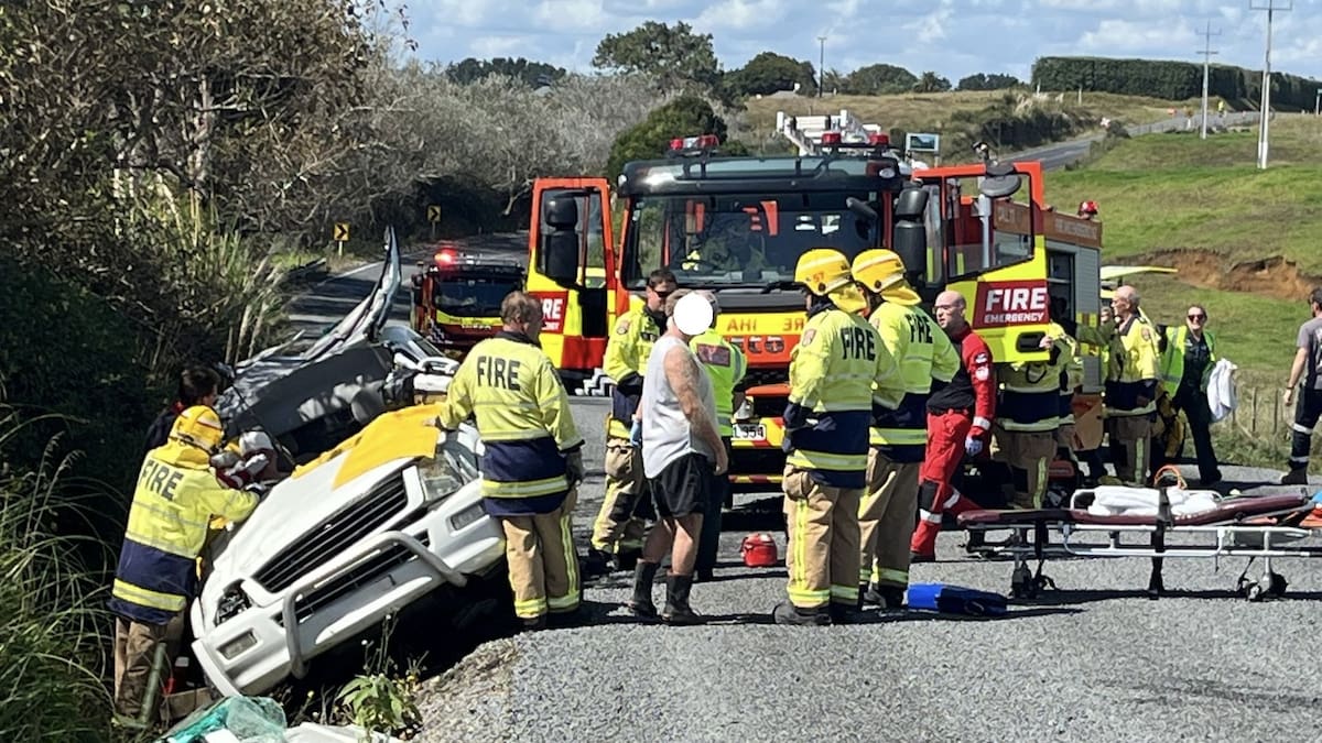 Serious crash Waiuku: Person trapped after vehicle rolls into ditch