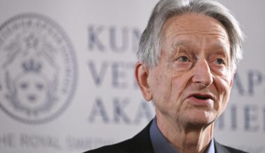 'Godfather of AI' Geoffrey Hinton warns Big Tech is chasing profits, not humanity's future