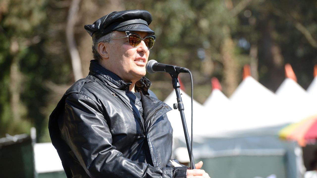 Ex-Dead Kennedys Singer Jello Biafra Hospitalized After Stroke