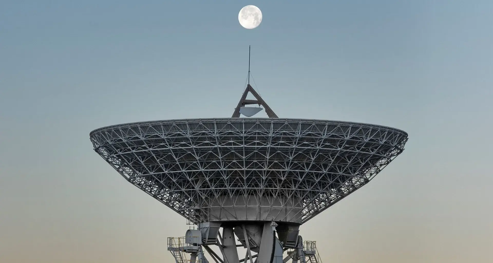 Goonhilly Earth Station tracks Artemis II mission to the Moon