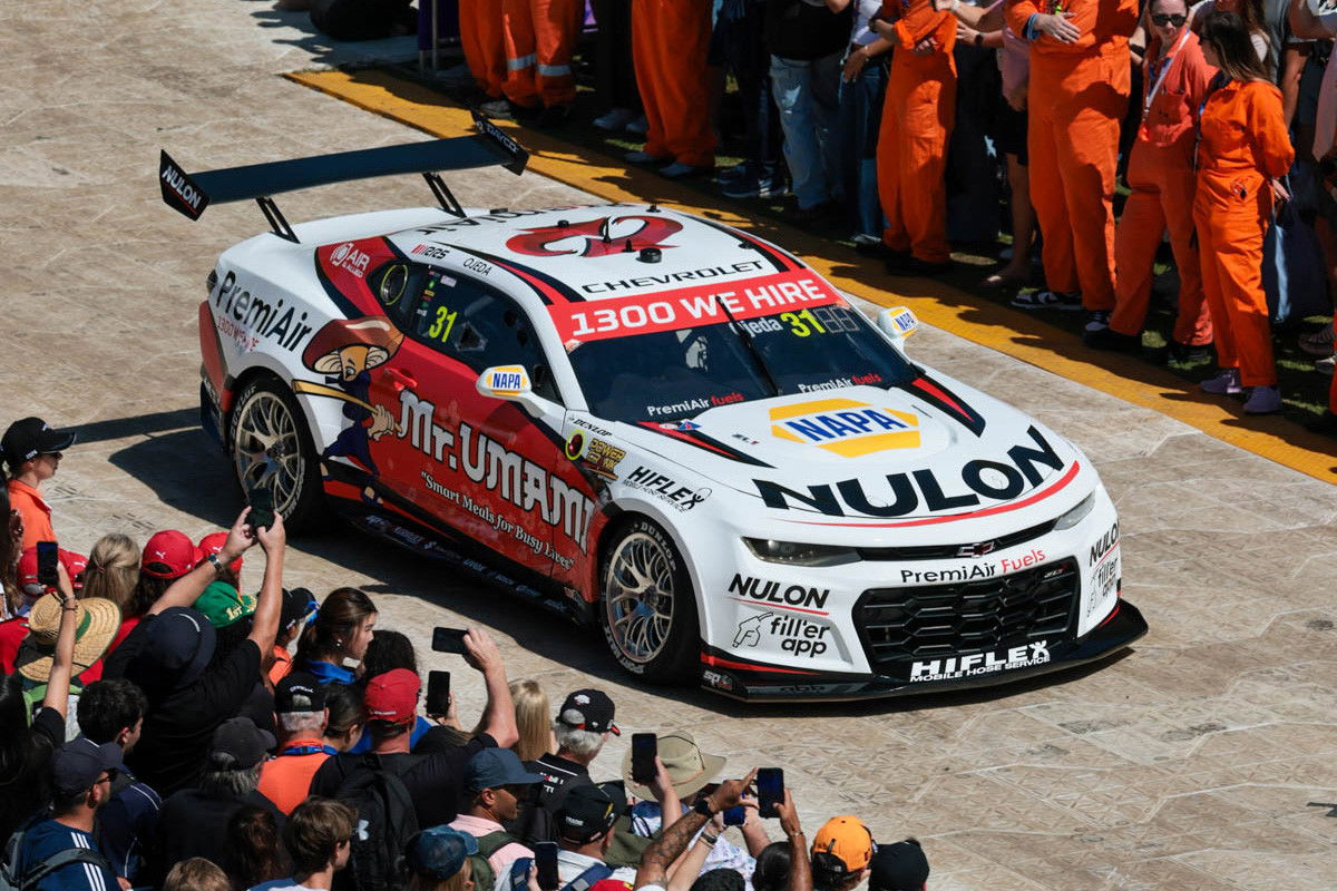 Damage rules Ojeda out of Melbourne Supercars qualifying