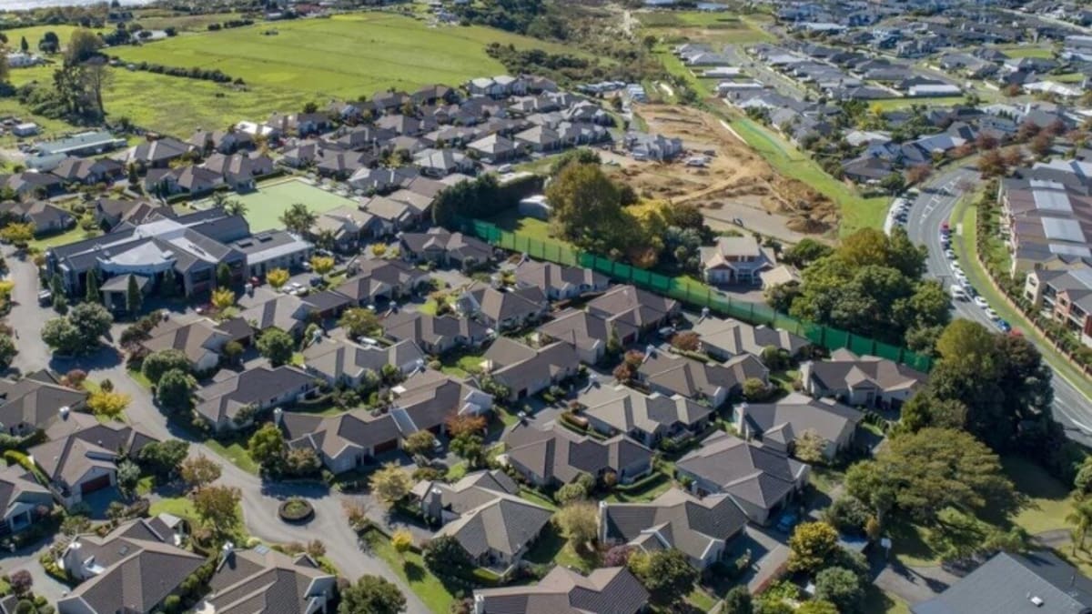Tauranga retirement village residents lose pathway fence dispute with Arvida