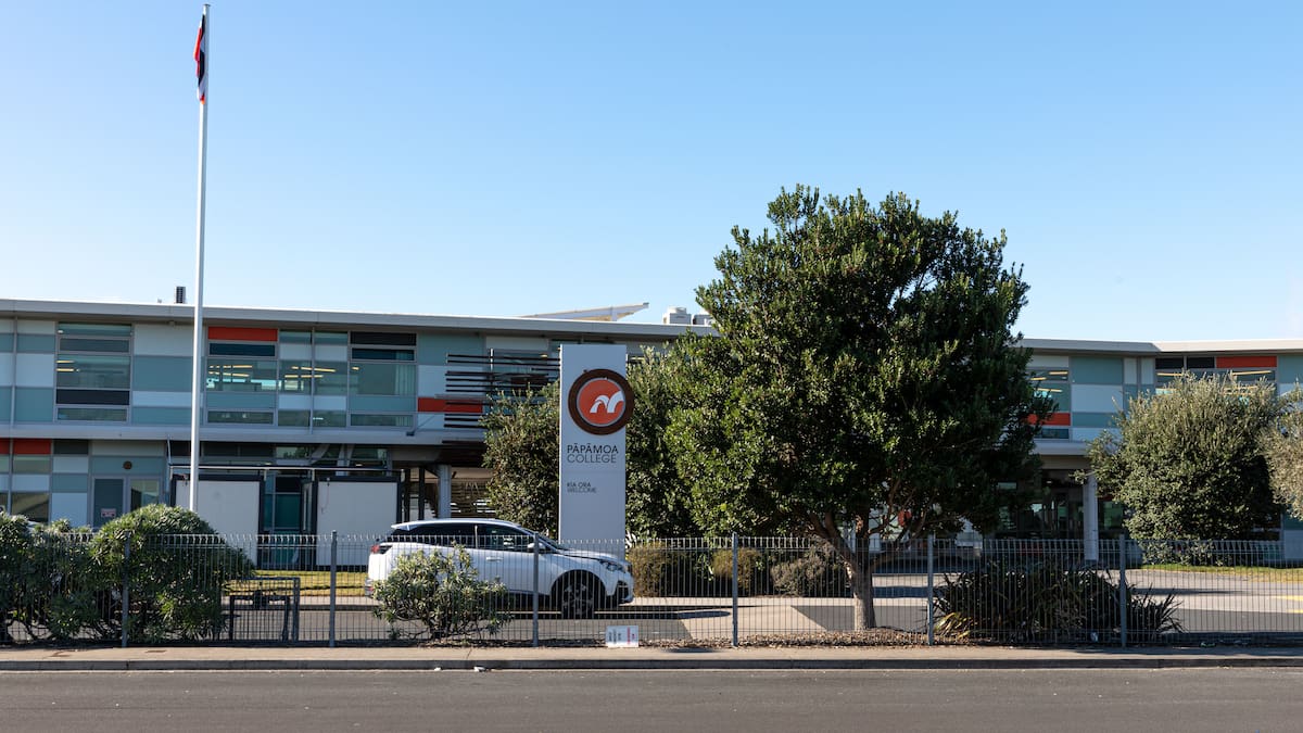 Pāpāmoa school bus chaos: Extra service reinstated after students stuck