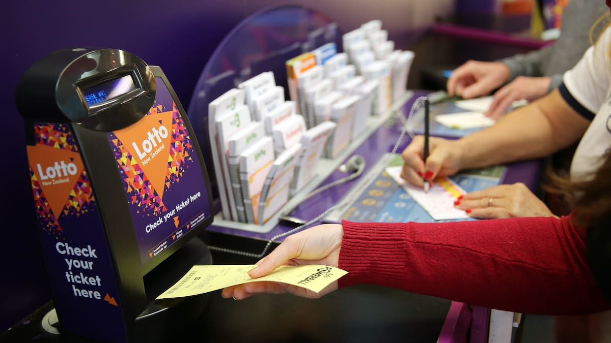 Lotto Bay of Plenty wins: Tauranga player boosts prize with Powerball