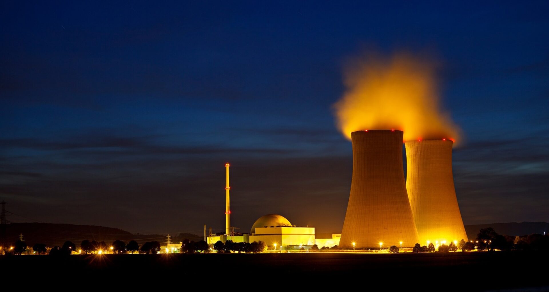 Study: National analysis of cancer mortality and proximity to nuclear power plants in the United States. Image Credit: IndustryAndTravel / Shutterstock