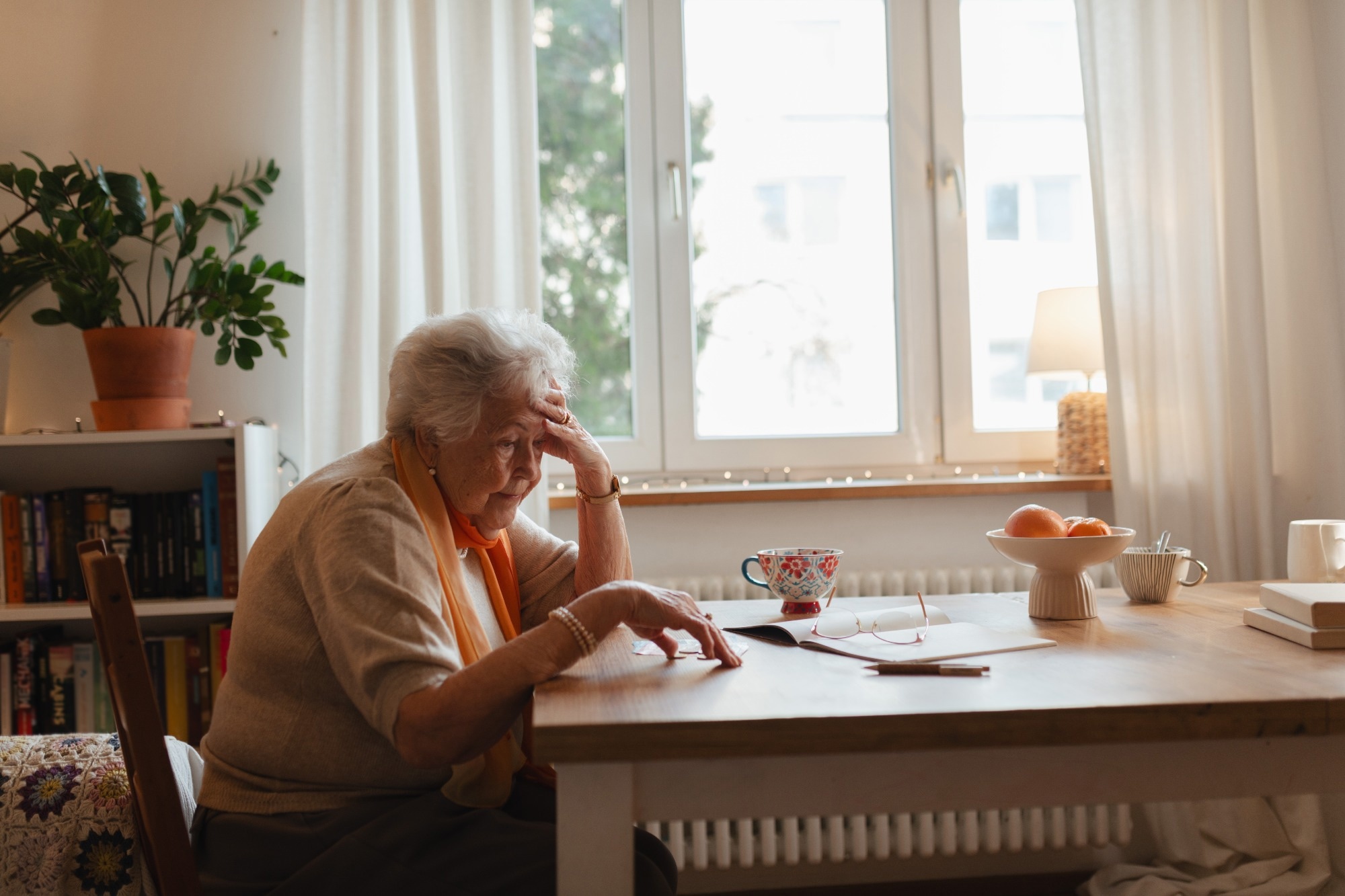 Study: A study of the associations between social isolation and loneliness with sex-specific cancer risk in the UK Biobank. Image Credit: Halfpoint / Shutterstock