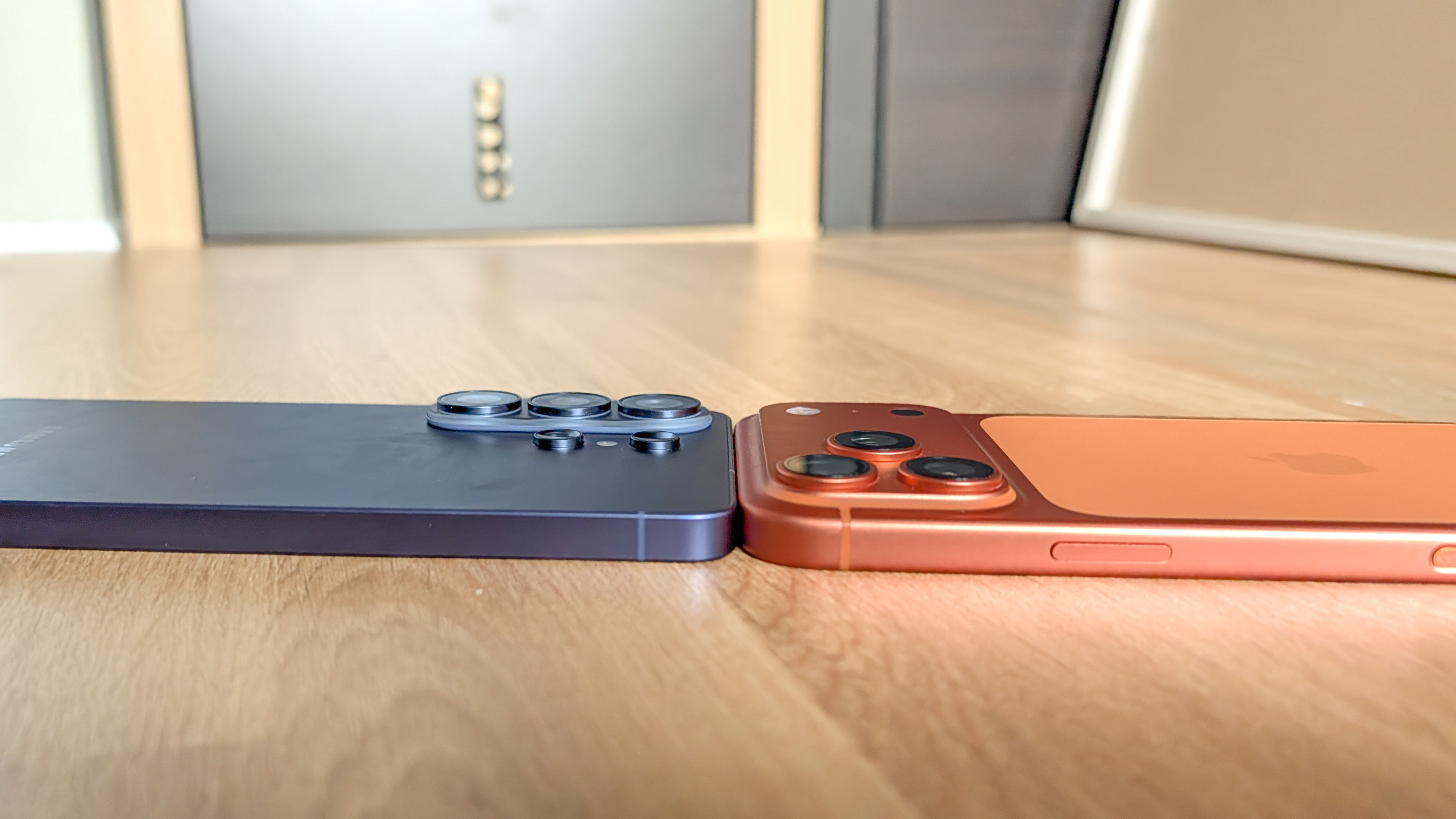 iphone 17 pro max vs samsung galaxy s26 ultra