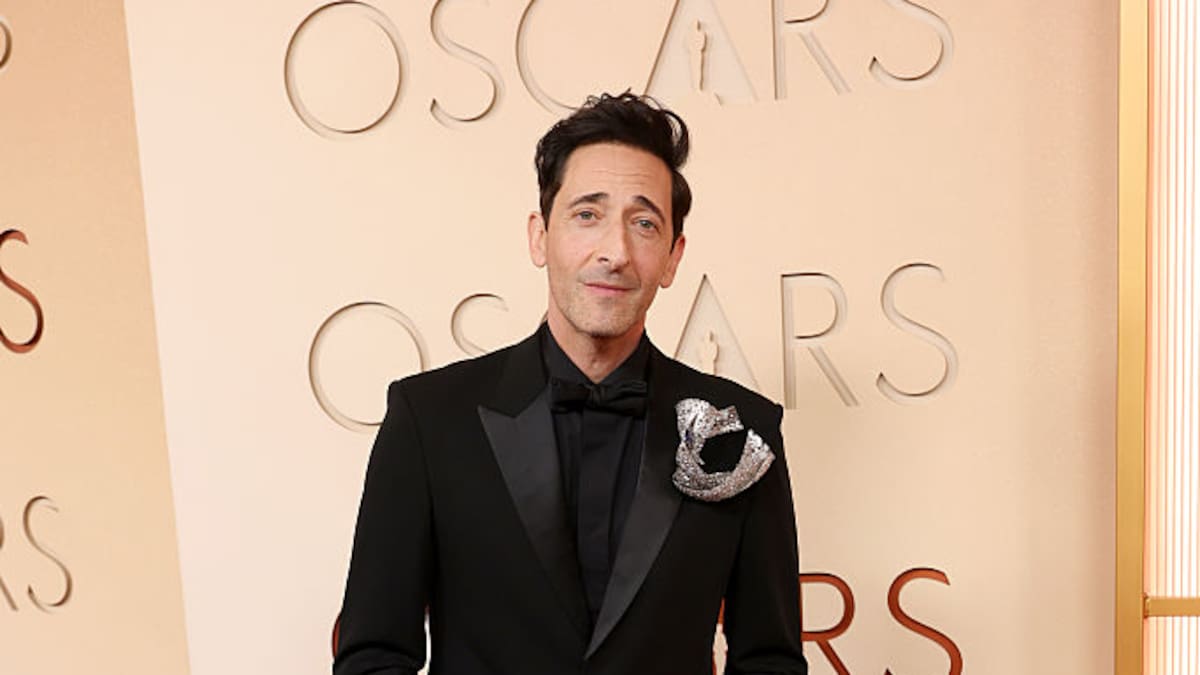 Vintage brooch styling: Six ways to wear the Oscars trend in your 2026 wardrobe