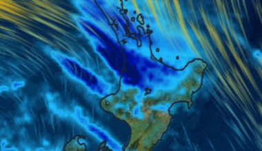Weather: Burst of heavy rain for North Island; thunderstorms, downpours possible
