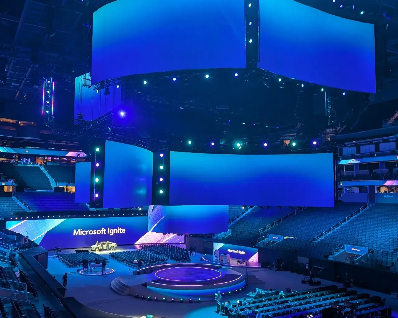 Lightware routes 142 million-plus pixels at Microsoft Ignite