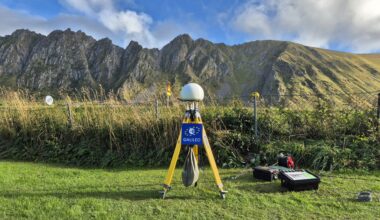 Multi-beam satellite navigation antenna test