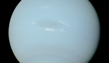 Neptune on 1989-08-17, taken by NASA's Voyager 2 probe (Credit : NASA)