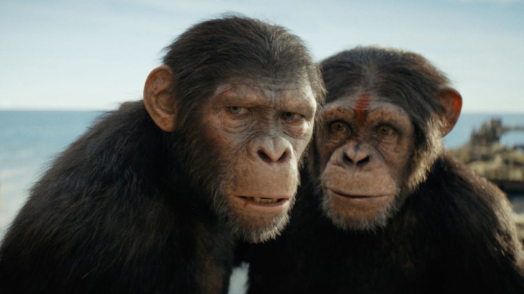 Noa with his mother in Kingdom of the Planet of the Apes
