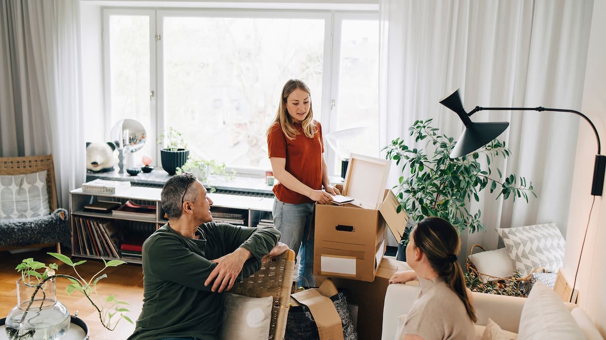 Cutting the cord? When your children should be financially independent