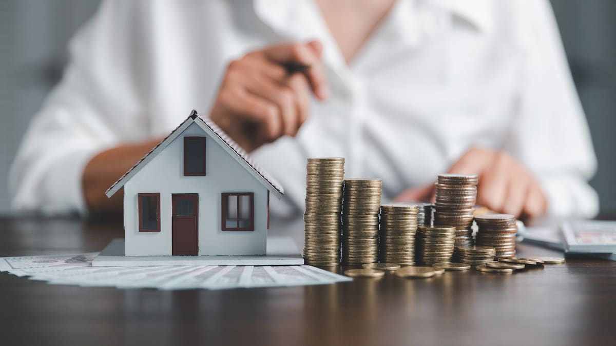 Survey shows investors turn away from housing, plus ... are Aussie bank profits too big? – Inside Economics