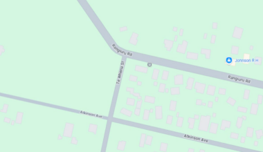 Rangiuru Rd cordoned as armed police officers descend on Ōtaki Beach incident