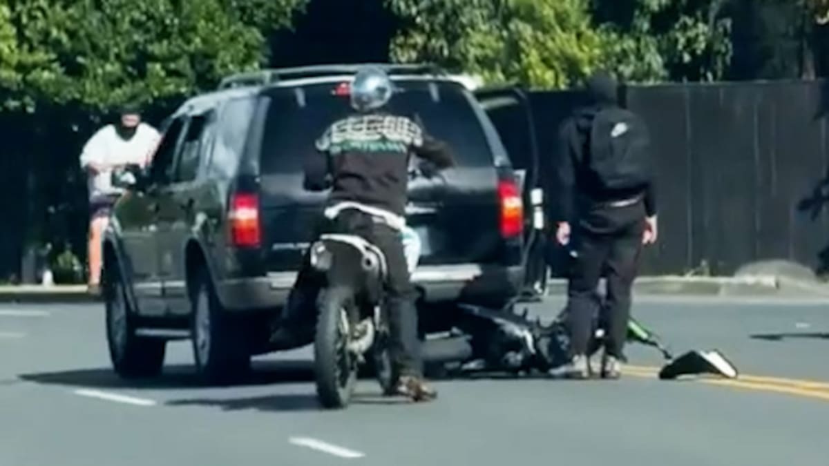 Motorcyclists flee South Auckland crash as police head to higher priority job