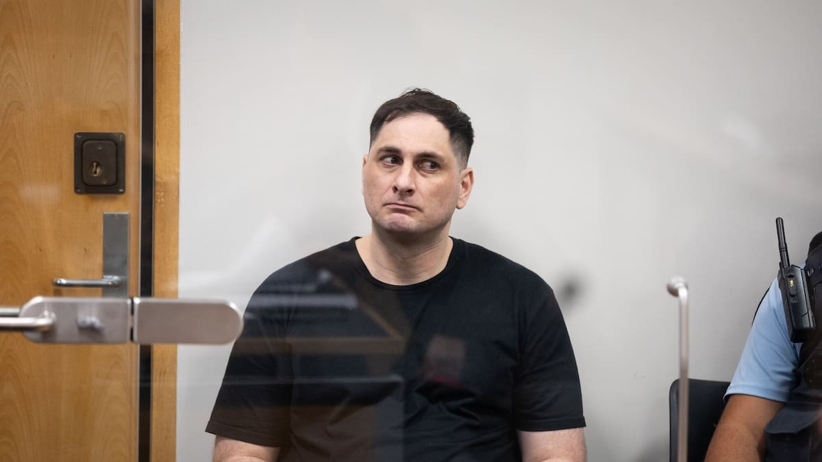 Auckland fraudster James Selkirk jailed for firearms, fake licences and police ID