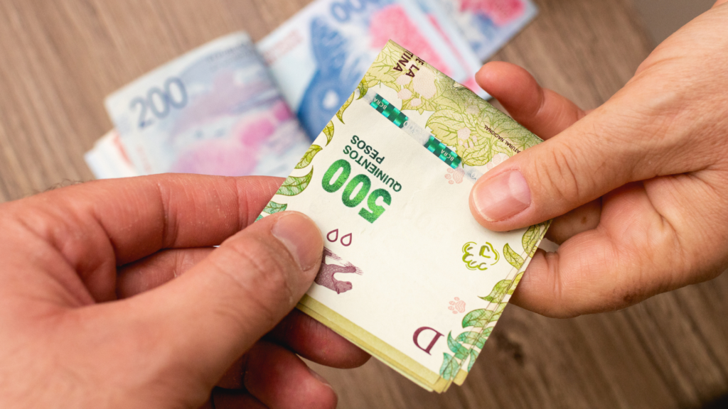 Virtual wallet loans in Argentina: credit boom, sky-high rates and record delinquency