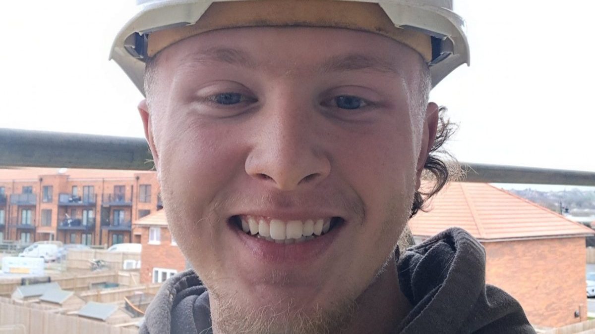 I skipped university to avoid student debt – at 20, I already save into a pension