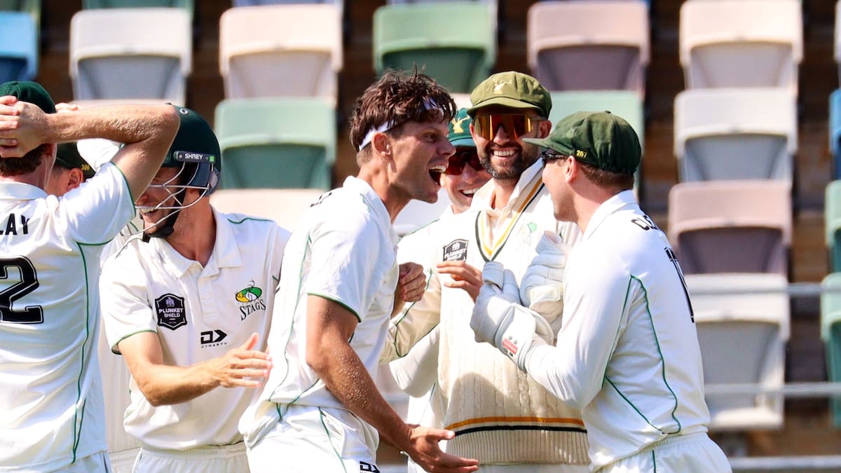 Cricket: Kiwi Brett Randell makes history with five wickets in five balls for Central Districts