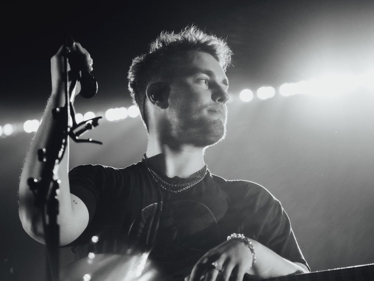 Exploring the "paranoid" beginnings of Sam Fender