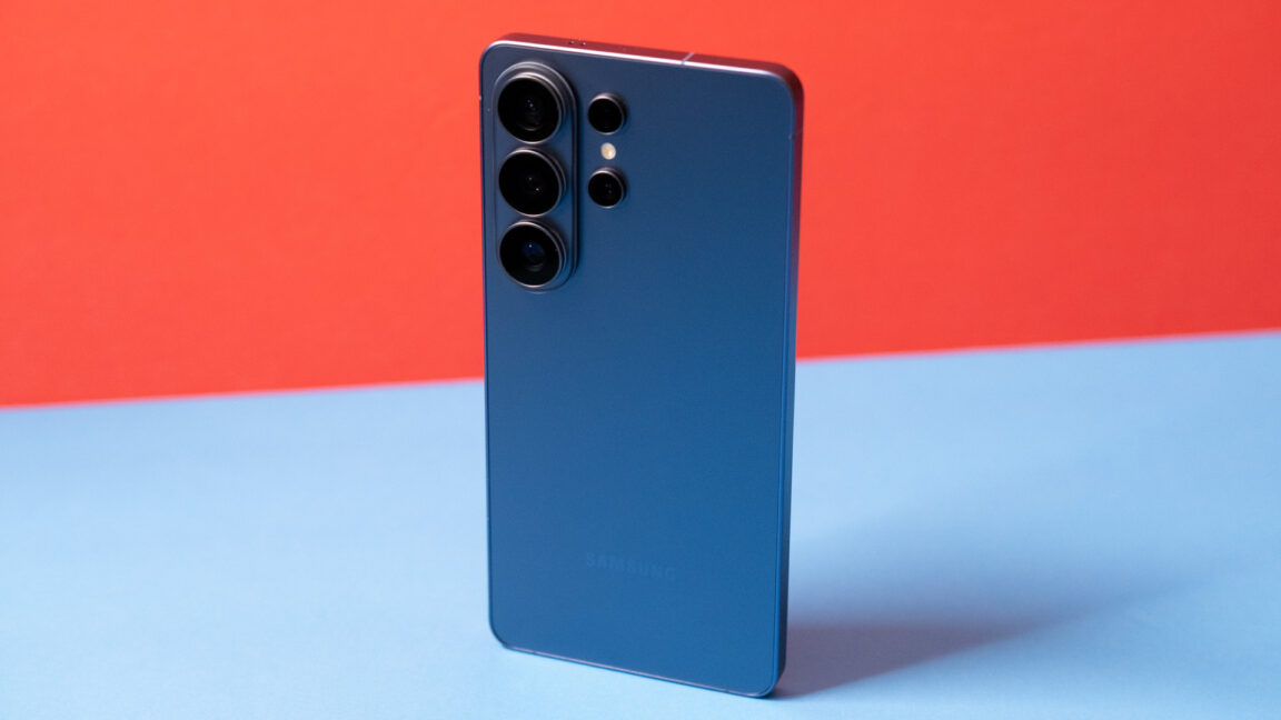 S26 Ultra vertical on split background